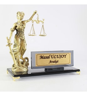 Kişiye Özel Tasarım Premium Themis  Adalet Heykelli Masaüstü İsimlik – Yönetici İsimlik- Ofis Masaüstü İsimlik