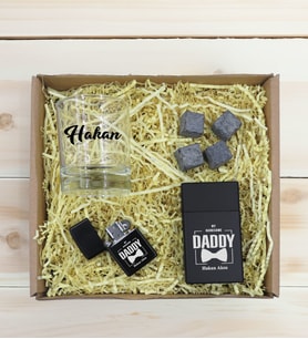 BK Gift Kişiye Özel İsimli Baba Temalı Viski Kadehi&Viski Taşı&Çakmak&Sigara Kutusu Hediye Seti-5, Babaya Hediye, Babalar Günü Hediyeleri