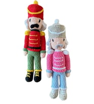 Şapkalı ve Bıyıklı Fındıkkıran Asker Takımı Amigurumi Organik Oyuncak