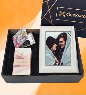 Kişiye Özel Fotoğraf Çerçevesi & Cep Aynası & Avon Kadın Parfümü  & Hediye Seti & Kadına Hediye&Anneye Hediye&Sevgiliye Hediye&Anneler Günü&Yılbaşı Hediyesi&Sevgililer Günü&Öğretmenler Günü & Kurumsal Hediye