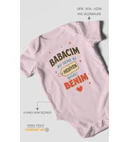 Babacım Bu Sene Ki Hediyen Geldi Benim Baskılı Bebek Zıbını – Çıtçıtlı Body  %100 Pamuk Kısa Kol (Bebek Pembesi)