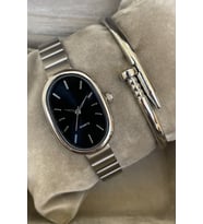 Özel Saat Kutulu Modern Bileklikli Metal Kordon Kadın Saati Siyah Gümüş Renk Anneye Hanıma Kadına Sevgiliye Ablaya Sevgililer Gününe Kardese Hediye Ürün