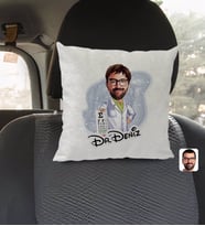 BK Gift Kişiye Özel İsimli Erkek Göz Doktoru Karikatürlü Kare Araç Koltuk Yastığı-1