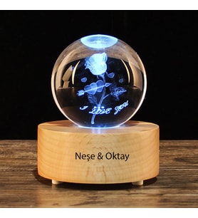Kişiye Özel Işıklı Ahşap Kaideli Aşk ve Gül Cam Küre 8cm*6cm