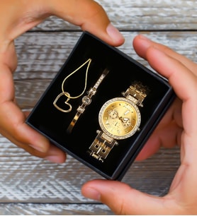 Kalpli Kolye & Taşlı Gold Bileklik & Spectrum Metal Kordon Kadın Kol Saati Hediye  Seti