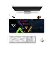 SonicTouch Geometrik Renkli Üçgen Desen Gamer Oyuncu Dikişsiz Sıvı Geçirmez Klavye Mouse Pad 32x70Cm