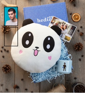 Kişiye Özel Karikatürlü Asker Hediye Kutusu - Kişiye Özel T Pastel Kupa, Peluş Yastık, Fotoğraf 1 Adet 30 Ağustos Zafer Bayramı Hediyesi