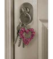 Gotik Kalp Figürlü Pembe Metal Anahtarlık Unisex Aksesuar