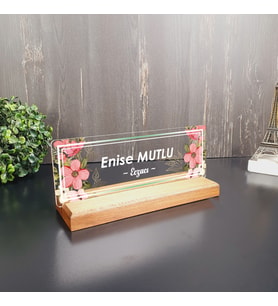 Kişiye Özel Çiçek Desenli Masa İsimliği
