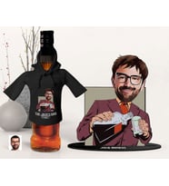 BK Gift Kişiye Özel Karikatürlü 3D Ahşap Biblo ve Siyah Mini İçki Şişesi Tişörtü Hediye Seti, Arkadaşa Hediye, Sevgiliye Hediye-6