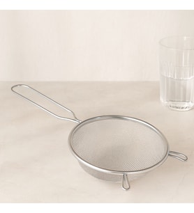 Tel Süzgeç 18 cm Metal Saplı Kulaklı