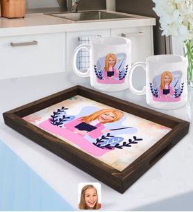 BK Gift Kişiye Özel Kadın Sınıf Öğretmeni Karikatürlü Doğal Ahşap Tepsi ve 2’li Kupa Bardak Seti-2