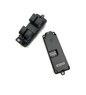 Mazda 3 Ön Sol Cam Düğmesi 2007-2009