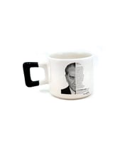 Siyah-Beyaz Atatürk Baskılı Gençliğe Hitabe Siyah Kulplu Kare Kupa