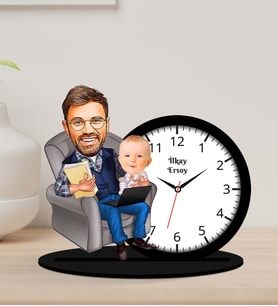 Kişiye Özel Karikatürlü Baba-Oğul Ahşap Biblo Masa Saati