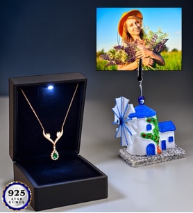 Size Özel Fotoğraflı Led Işıklı Kutusunda 925 Ayar Gümüş Safir Taşlı Damla Kolye (Değirmenli)