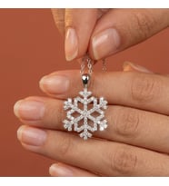 Valmont Accessories Kadın Kar Tanesi 42+2 cm Taşlı Metalik Kolye Şık Tasarım