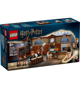 LEGO Harry Potter 76442 Hogwarts Castle: Charms Class
