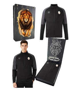 Galatasaray Orijinal Lisanslı Umbro Dik Yaka Fermuarlı Siyah Sweat UV Hediyelik Ahşap Kut (Sarı-Kırmızı)