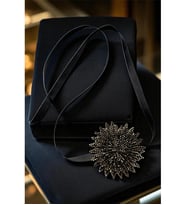 PARLAK TAŞLI ÇİÇEK CHOKER KOLYE