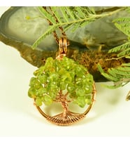 Zebercet (Peridot) Kristali Hayat Ağacı Kolye - Doğal Taşlı El Yapımı Otantik Kolye