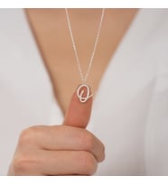 925 Ayar Gümüş Kişiye Özel Harfli Minimal Kalp Tasarımlı Kadın Kolye HSJ0106