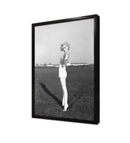 Marilyn Monroe Beyaz Şortuyla Çekilmiş Çerçeveli Mdf Tablo
