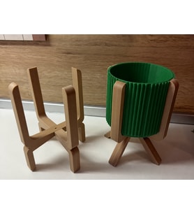 3D Baskı Ayaklı Çizgili Saksı - Bej Standlı Dekoratif Saksı - Yeşil