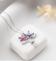 925 Ayar Gümüş Rodyum Kaplama Kamelya Çiçeği Buketi Kolye (Pembe)