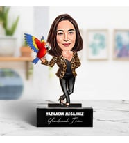 Kişiye Özel Papağanı Olan Kadın Karikatürlü Biblo