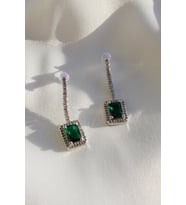 Diamond Model Yeşil Taşlı Küpe