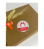 Hediye Kırmızı Yazılı Yuvarlak Yapışkanlı Etiket 5x5 cm 100 adet