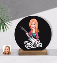 BK Gift Kişiye Özel Kadın Gitarist Karikatürlü Yuvarlak Ahşap Biblo-1
