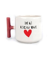 İyi Ki Kocam Var Baskılı Kırmızı Kulplu T Sevgililer Günü Kupası