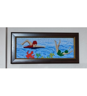 PUNCH OFFİCE YÜZÜCÜLER AHŞAP ÇERÇEVELİ PUNCH TABLO