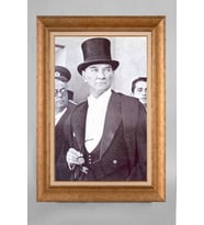 Altın Varaklı Çerçeveli Paspartulu Atatürk Tablo a452 (Gold)