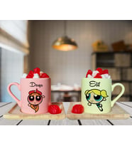 Powerpuff Blossom & Bubbles Arkadaş Çift Tasarımlı Pembe & Sarı Ahşap Tabaklı Kişiye Özel Türk Kahvesi Fincanı Seti