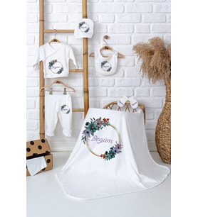 Pia Baby Premium Kişiye Özel Battaniye ve 5 Parça Zıbın Kız Bebek Hediyesi 5012-04 (Ekru)