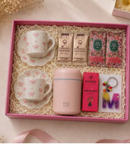 El Yapımı 2 li Pembe Fiyonk Desenli Kahve Fincanı & Aroma Difizör Seti & İsme Özel Epoksi Harf Anahtarlık& Kahve & Kokulu Mendil