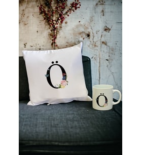 Ö Harfi Kupa Bardak ve Yastık Set (Beyaz)