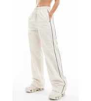 Nike Sportswear Windrunner High-Waisted Woven Open Hem Womens Cream Pant. Yüksek Bel Çıt Çıt Cepli Kadın Eşofman Altı Krem