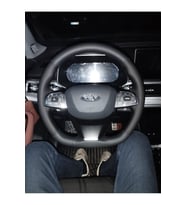 DİKİŞLİ DİREKSİYON KILIFI DAMARLI NOKTALI DERİ SİYAH DİKİŞLİ CHERY TİGGO 8 İÇİN HIZLI KARGO