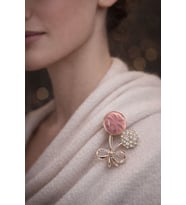 PEMBE DETAYLI ŞIK IŞILTILI KRİSTAL TAŞLI BROŞ HEDİYELİK (Pudra Pembe)