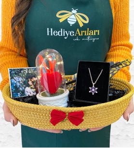 Size Özel Hediye Sepeti  Işıklı Kırmızı Kalpli Fanus & Lotus Kolye & Ahşap Tütsülük
