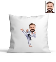 Kişiye Özel Karateci Tasarımlı Karikatür Yastık 70