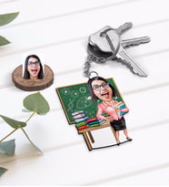 BK Gift Kişiye Özel Kadın Biyoloji Öğretmeni Karikatürlü Ahşap Anahtarlık-1 (Beyaz)