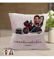 BK Gift Kişiye Özel Sevgililer Karikatür Tasarımlı Organizer Kumanda ve Atıştırmalık Cepli Pembe Kırlent Yastık-103 Arkadaşa Hediye, Cepli Yastık