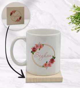 BK Gift Kişiye Özel Çiçek Tasarımlı Beyaz Kupa Bardak ve Ahşap Bardak Altlığı Hediye Seti - Model 18