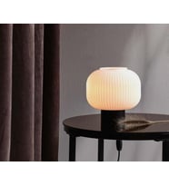 Mylights 20 Cm Başlıklı Masa Abajur Masa Lambası Gece Lambası Yatak Siyah Abajur Genc Odası Yatak Odası Salon Abajur Opal Cam Metal Govde Masa Lam