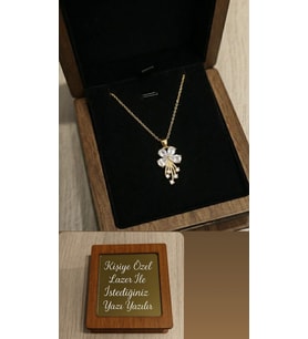 Kişiye Özel Ahşap Kutulu  Lotus Çiçeği Kolye - Gold Seri